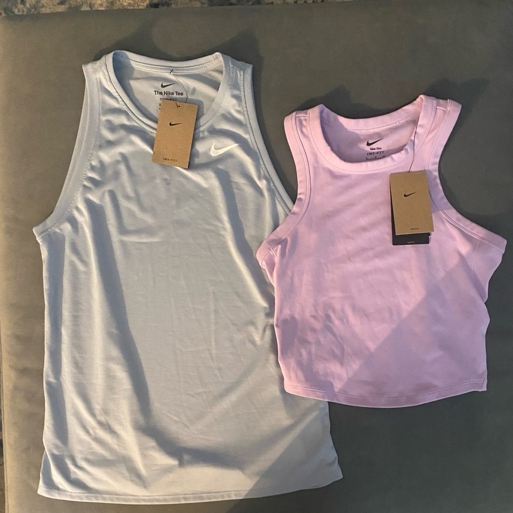 Nike Women NEW 2 Tops Size large, XL or Small new with tags Bothgs